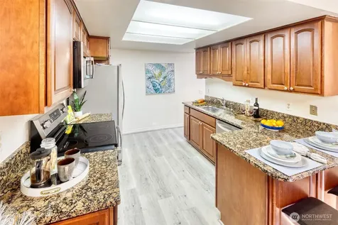 15208 NE 8th Street Bellevue WA 98007