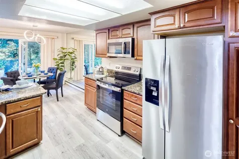 15208 NE 8th Street Bellevue WA 98007