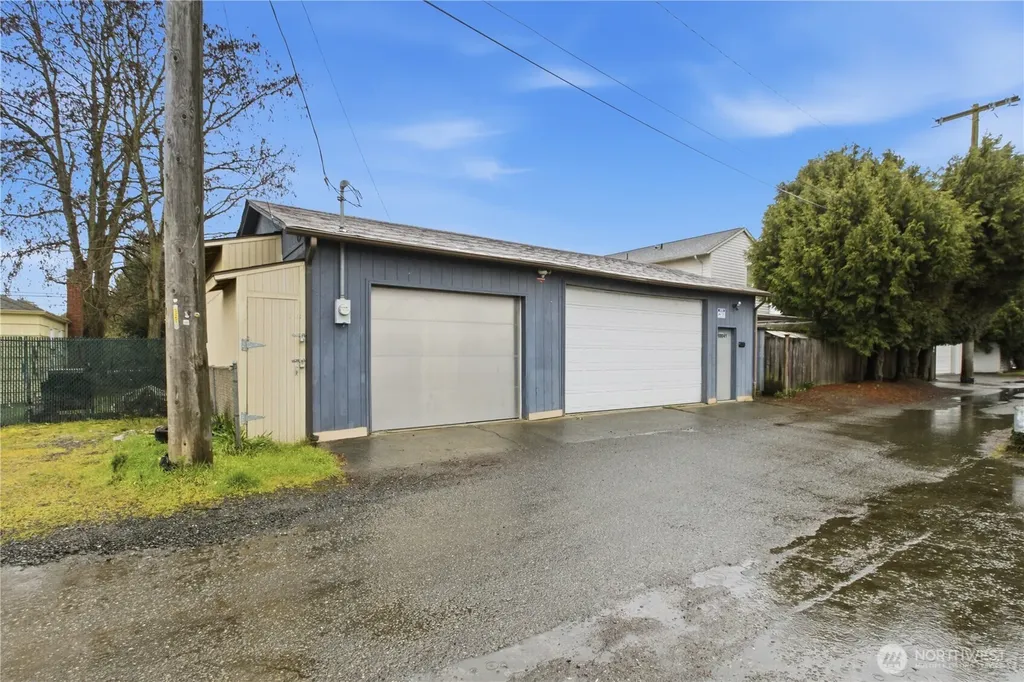 10041 15th Avenue SW Seattle WA 98146