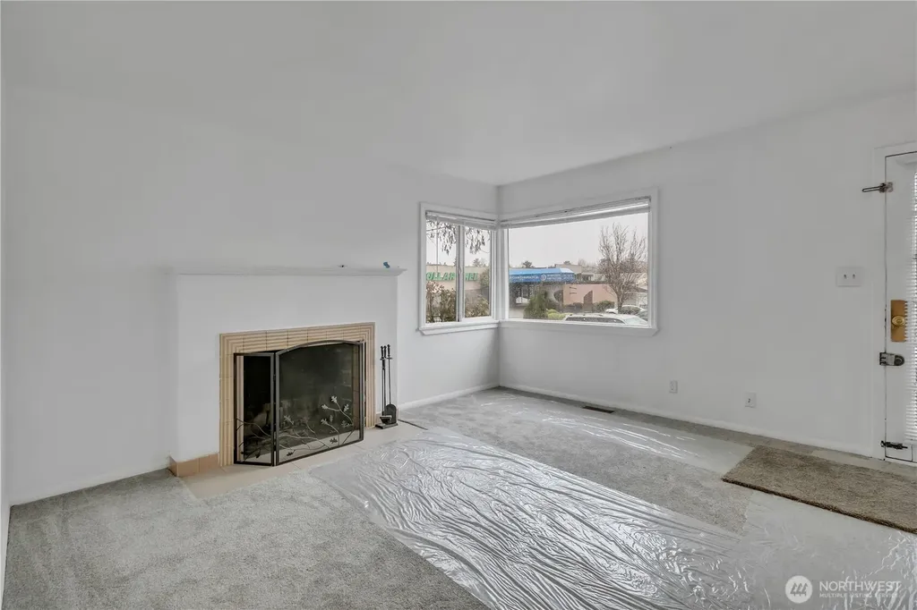 10041 15th Avenue SW Seattle WA 98146
