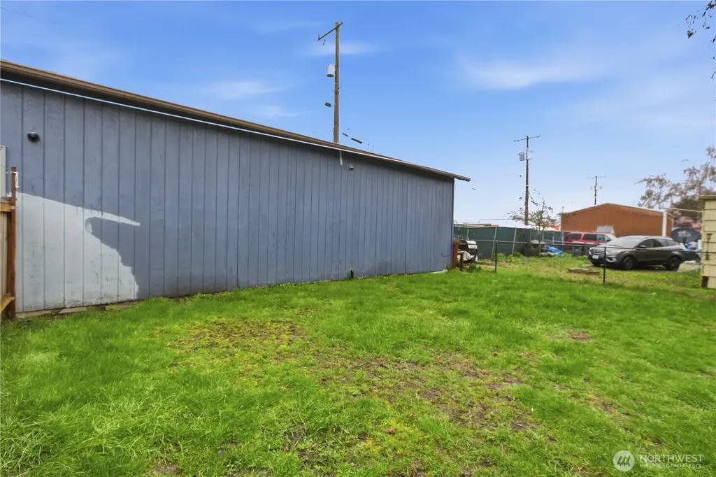 10041 15th Avenue SW Seattle WA 98146