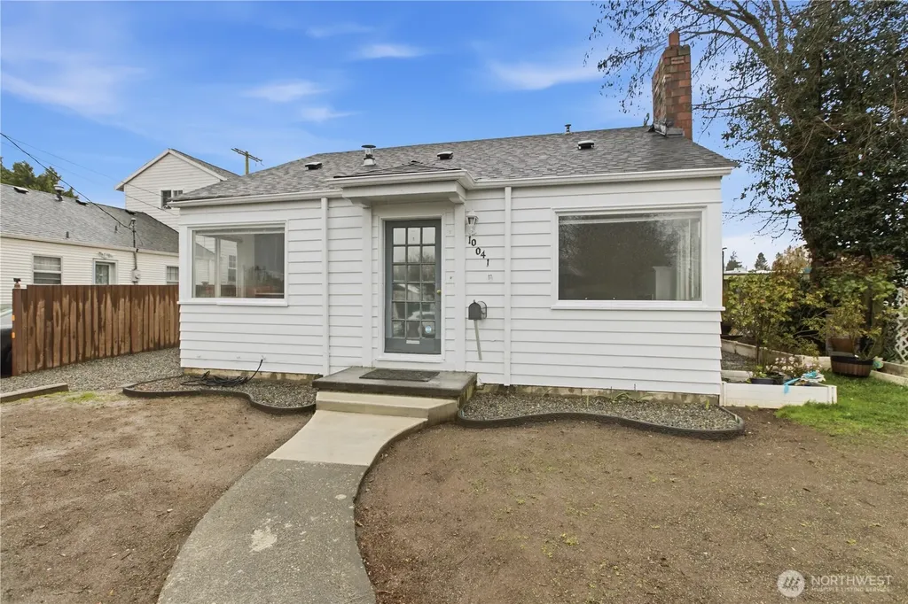 10041 15th Avenue SW Seattle WA 98146