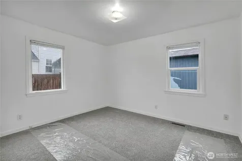 10041 15th Avenue SW Seattle WA 98146