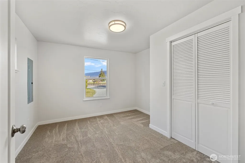 24578 Wicker Road Sedro Woolley WA 98284