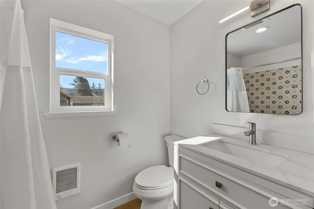 24578 Wicker Road Sedro Woolley WA 98284