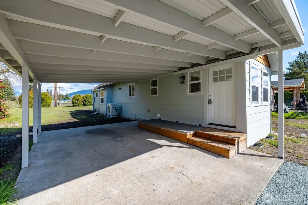24578 Wicker Road Sedro Woolley WA 98284