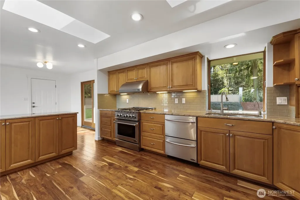 741 S 295th Place Federal Way WA 98003