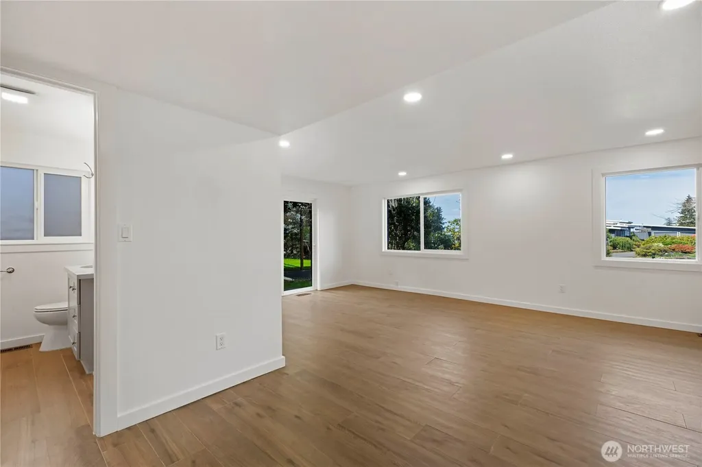 741 S 295th Place Federal Way WA 98003