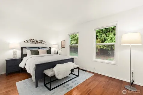3835 25th Avenue W Seattle WA 98199