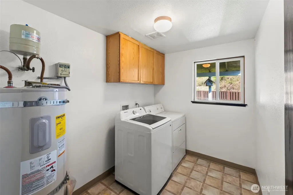 13018 532nd Street E Eatonville WA 98328