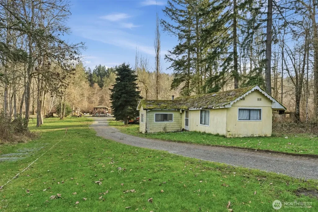 34315 Tanwax Drive E Eatonville WA 98328