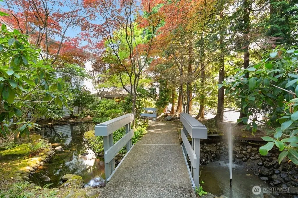 7930 SE 34th Street Mercer Island WA 98040