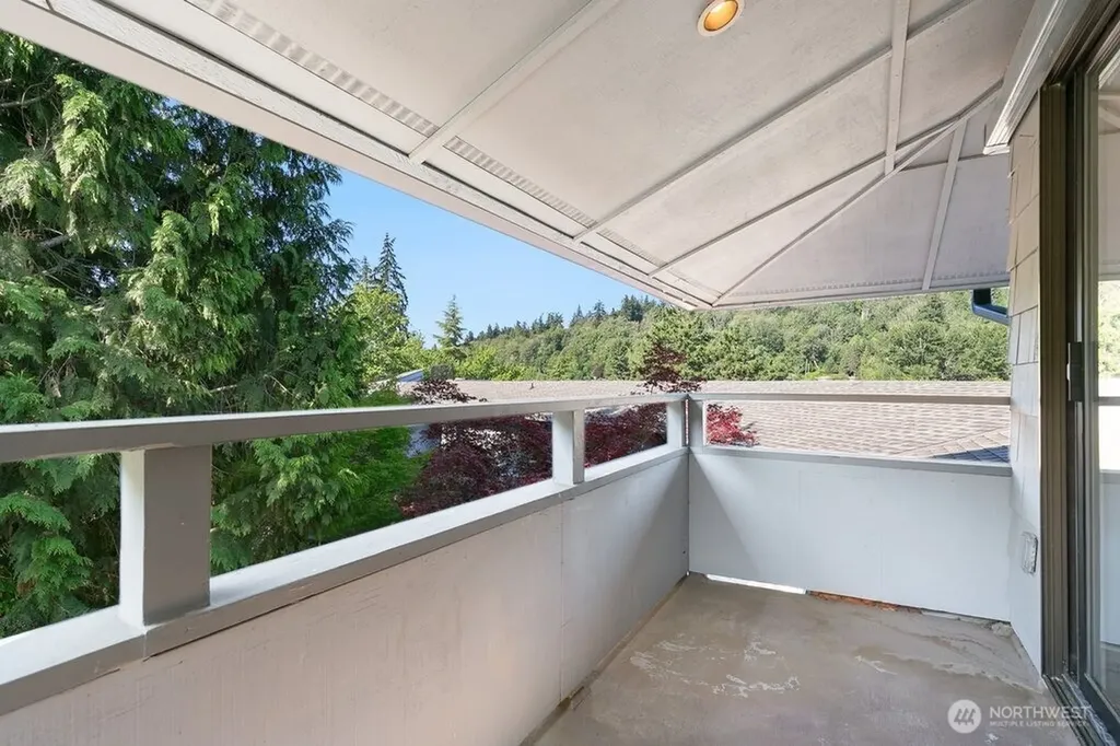 7930 SE 34th Street Mercer Island WA 98040