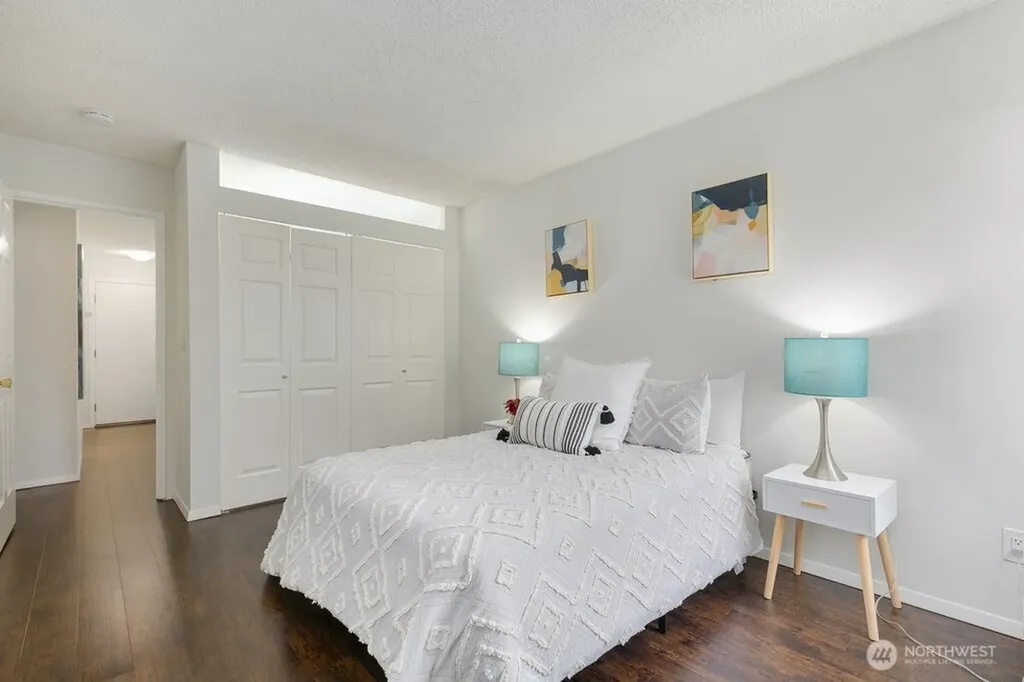 7930 SE 34th Street Mercer Island WA 98040