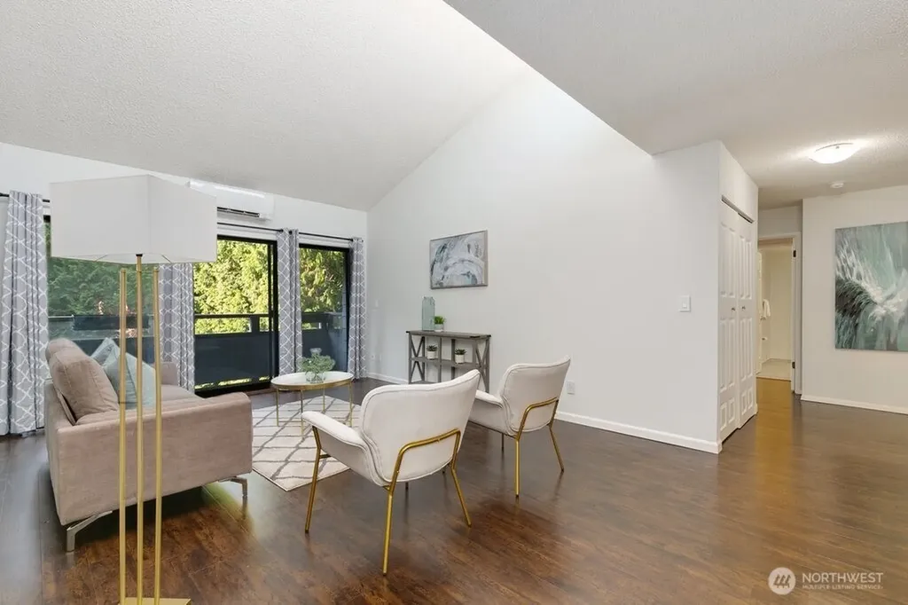 7930 SE 34th Street Mercer Island WA 98040