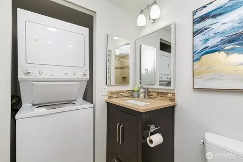 7930 SE 34th Street Mercer Island WA 98040