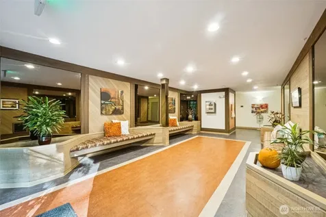 7930 SE 34th Street Mercer Island WA 98040