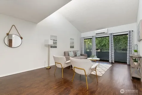 7930 SE 34th Street Mercer Island WA 98040