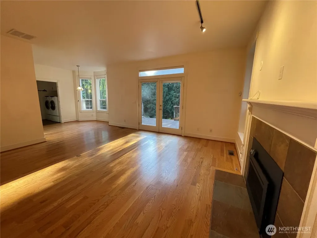 8456 Landing Lane SE Port Orchard WA 98367