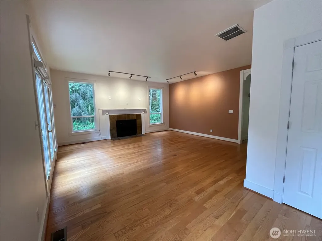 8456 Landing Lane SE Port Orchard WA 98367