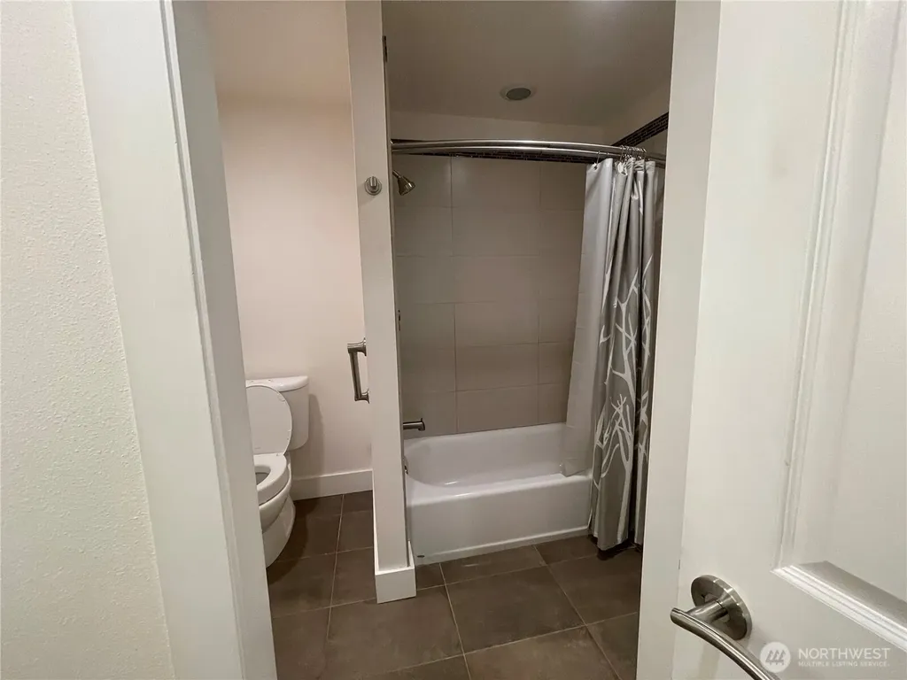 8456 Landing Lane SE Port Orchard WA 98367