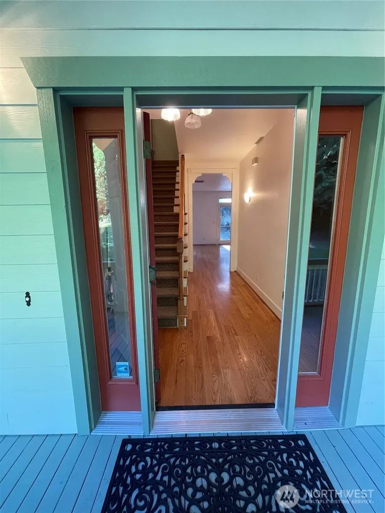 8456 Landing Lane SE Port Orchard WA 98367