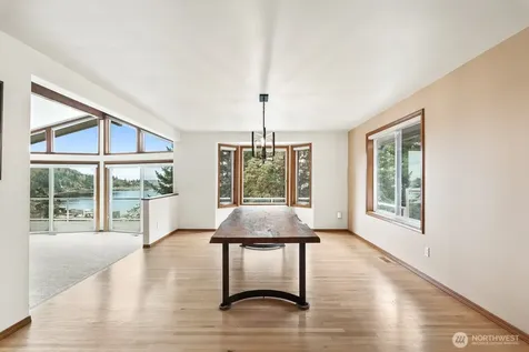 1107 Puesta Del Sol Camano Island WA 98282