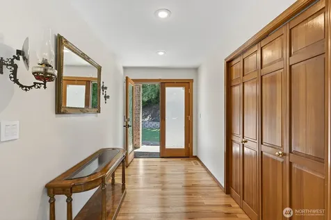 1107 Puesta Del Sol Camano Island WA 98282
