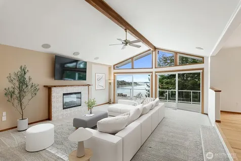 1107 Puesta Del Sol Camano Island WA 98282