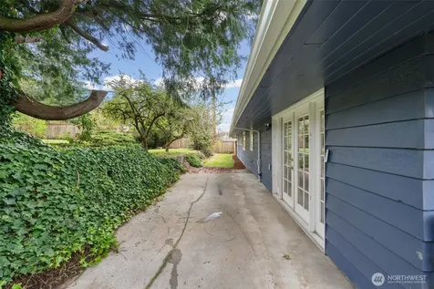 5918 128th Avenue SE Bellevue WA 98006