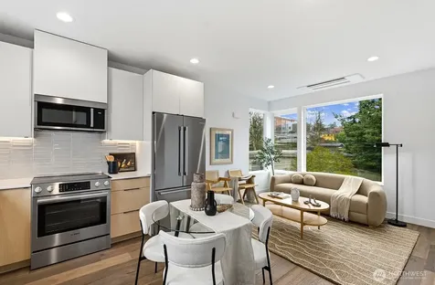 3216 47th Avenue SW Seattle WA 98116
