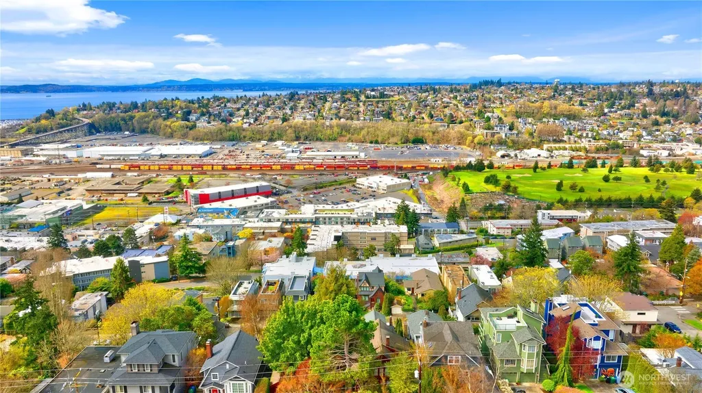 2244 13th Ave W Seattle WA 98119