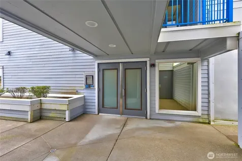 2244 13th Ave W Seattle WA 98119