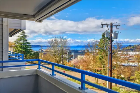 2244 13th Ave W Seattle WA 98119
