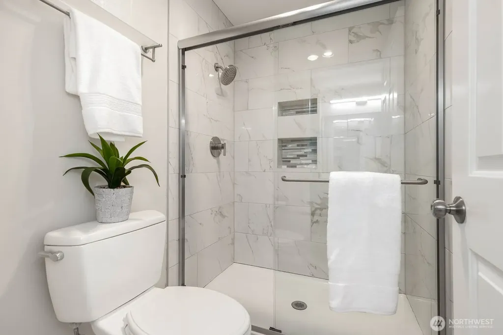 7600 SE 29th Street Mercer Island WA 98040