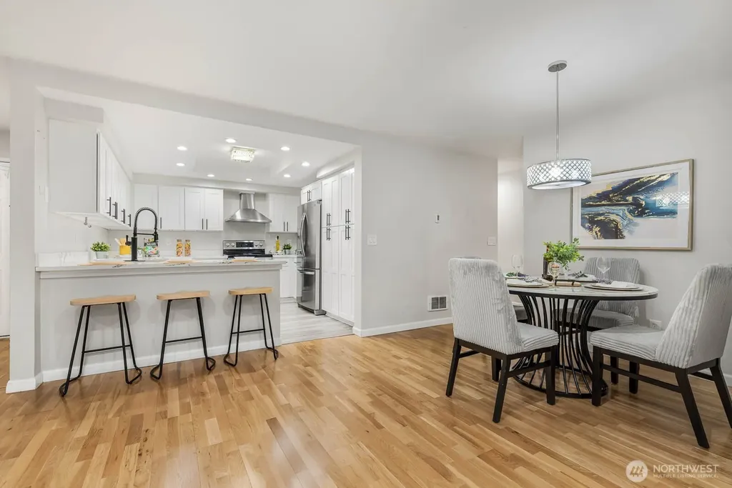 7600 SE 29th Street Mercer Island WA 98040