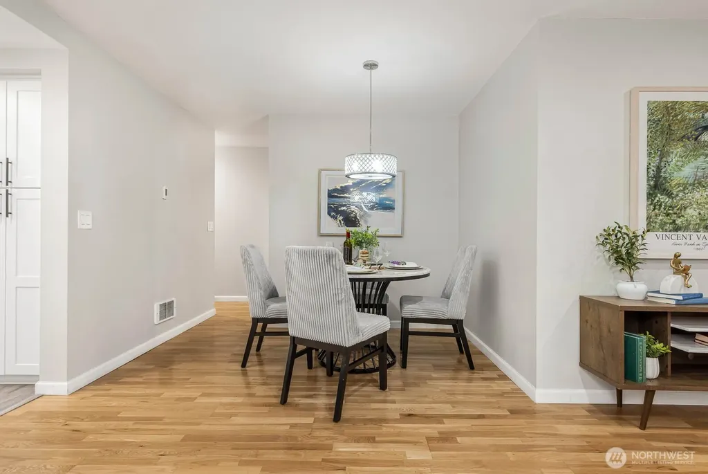 7600 SE 29th Street Mercer Island WA 98040