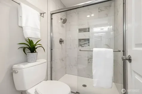 7600 SE 29th Street Mercer Island WA 98040