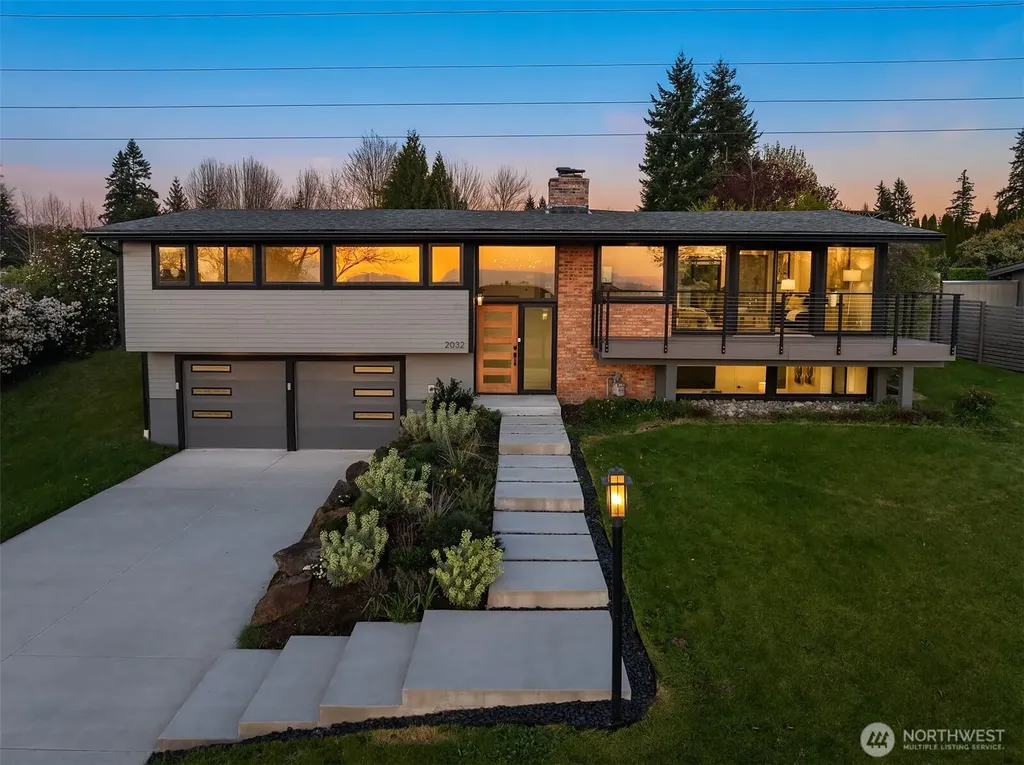 2032 123rd Avenue SE Bellevue WA 98005