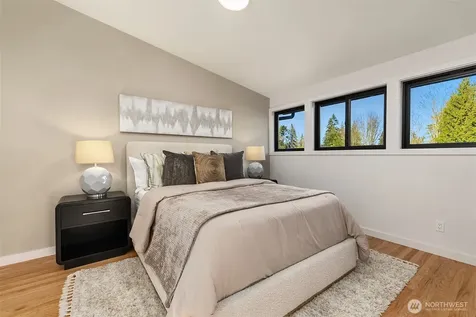 2032 123rd Avenue SE Bellevue WA 98005