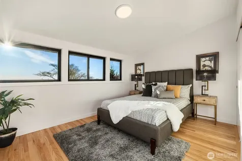 2032 123rd Avenue SE Bellevue WA 98005