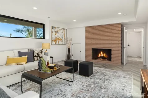 2032 123rd Avenue SE Bellevue WA 98005