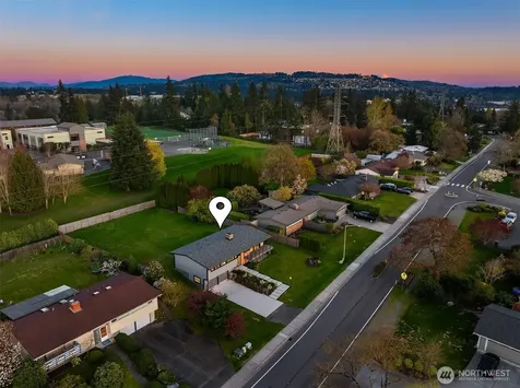 2032 123rd Avenue SE Bellevue WA 98005