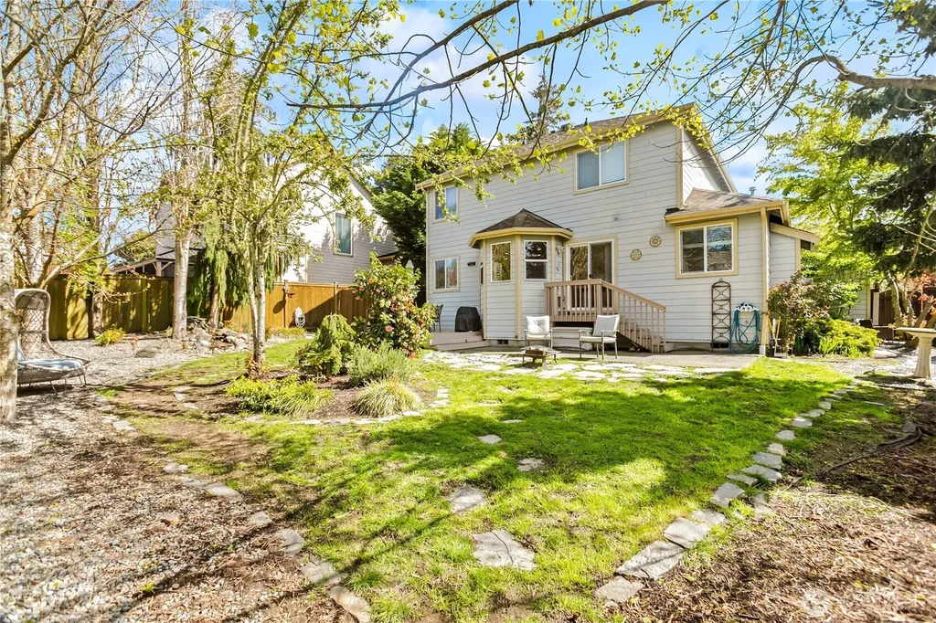 3918 Norpoint Way NE Tacoma WA 98422