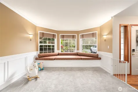 3918 Norpoint Way NE Tacoma WA 98422