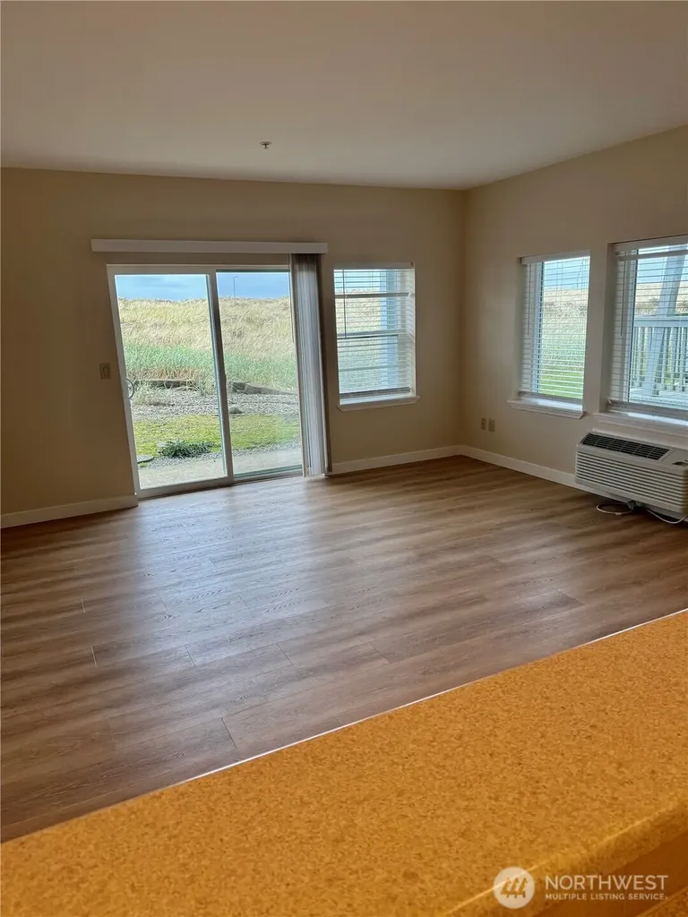 1307 Ocean Shores Blvd Boulevard SW Ocean Shores WA 98569