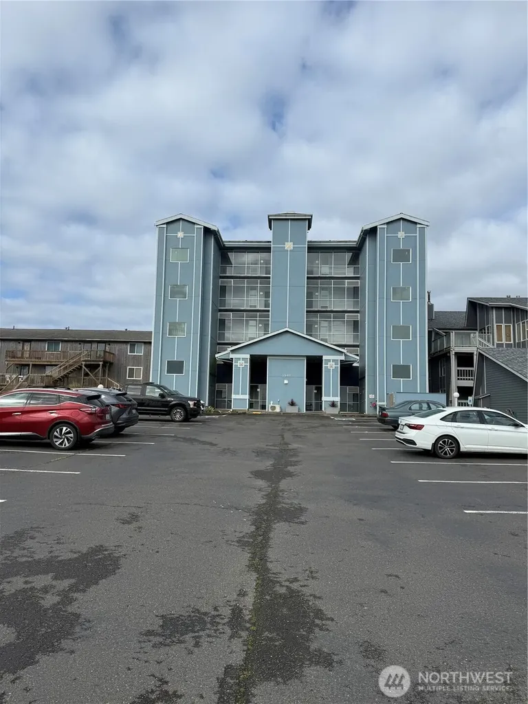 1307 Ocean Shores Blvd Boulevard SW Ocean Shores WA 98569