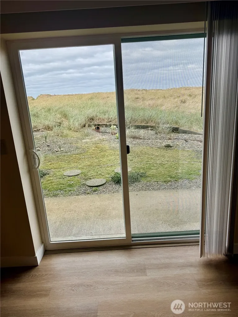 1307 Ocean Shores Blvd Boulevard SW Ocean Shores WA 98569