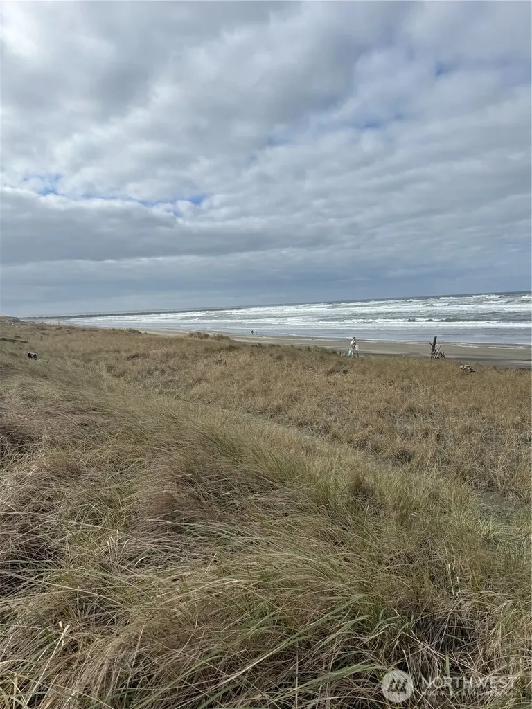1307 Ocean Shores Blvd Boulevard SW Ocean Shores WA 98569