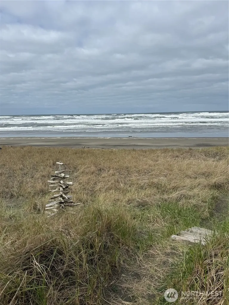 1307 Ocean Shores Blvd Boulevard SW Ocean Shores WA 98569